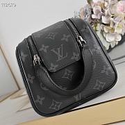 Louis Vuitton Dopp Kit 28x15x16.5 - 3