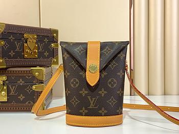 Louis Vuitton Envelope Pouch 12.5x18x8.5