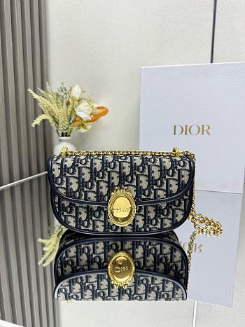 Dior Médaillon Small Flap Bag with Chain  21x12x5.5